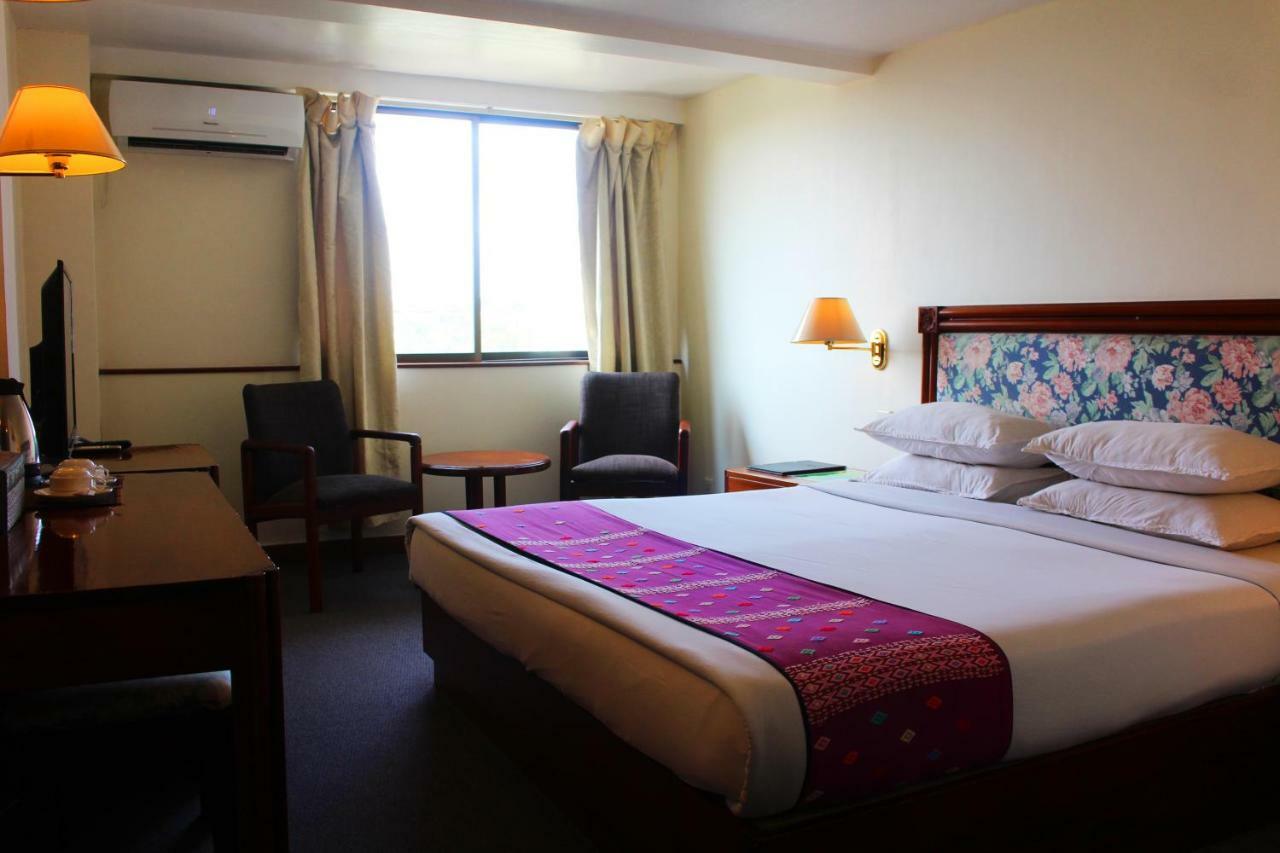 Alfa Hotel Rangun Zewnętrze zdjęcie